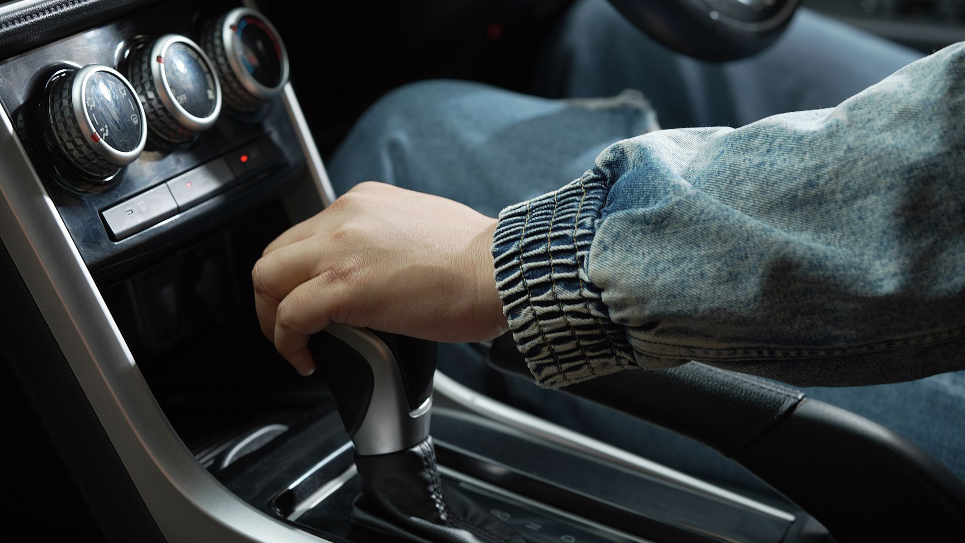 Featured image Manual Driving Boosts Your Brain More Than Automatic