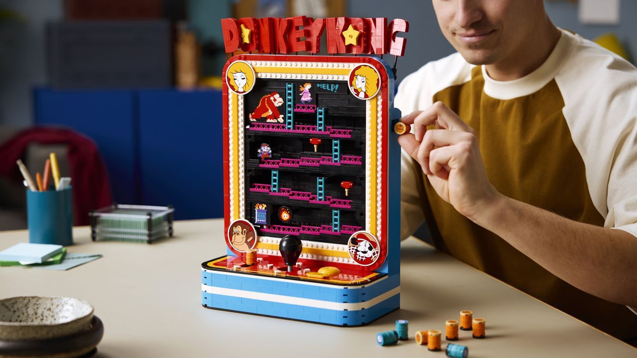 Featured image Lego Donkey Kong Arcade set revealed and available now
