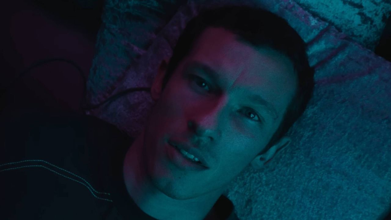 Featured image Callum Turner as a glitchy hacker in Neuromancer trailer