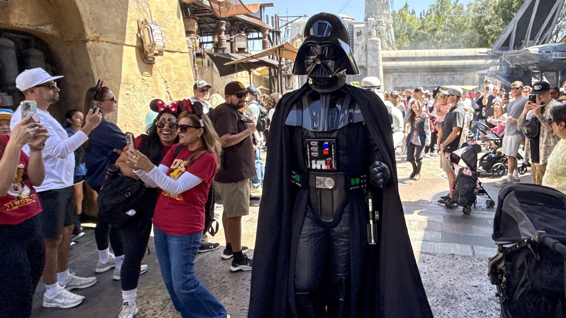 Featured image Unlock Fortnite Star Wars Skin at Disneyland