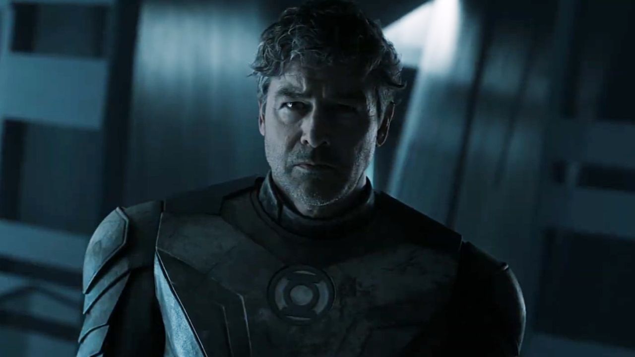 Featured image DC Show Creators Were Unsure About Including the Green Lantern Suit