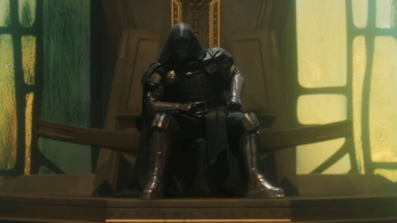 Featured image Doctor Doom holds a mysterious device in Avengers Doomsday collectible
