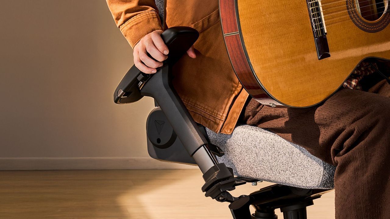 Featured image Secretlab folding armrests let you customize your Titan Evo chair