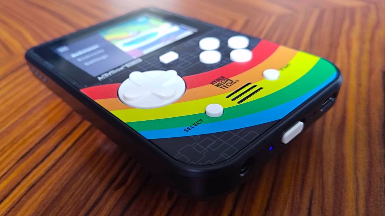 Featured image Cutest portable Super Pocket vs Banjo