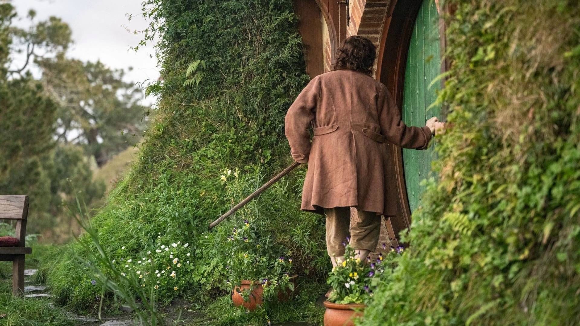 Featured image Relive the Shire First Hunt for Gollum set photos of Frodo
