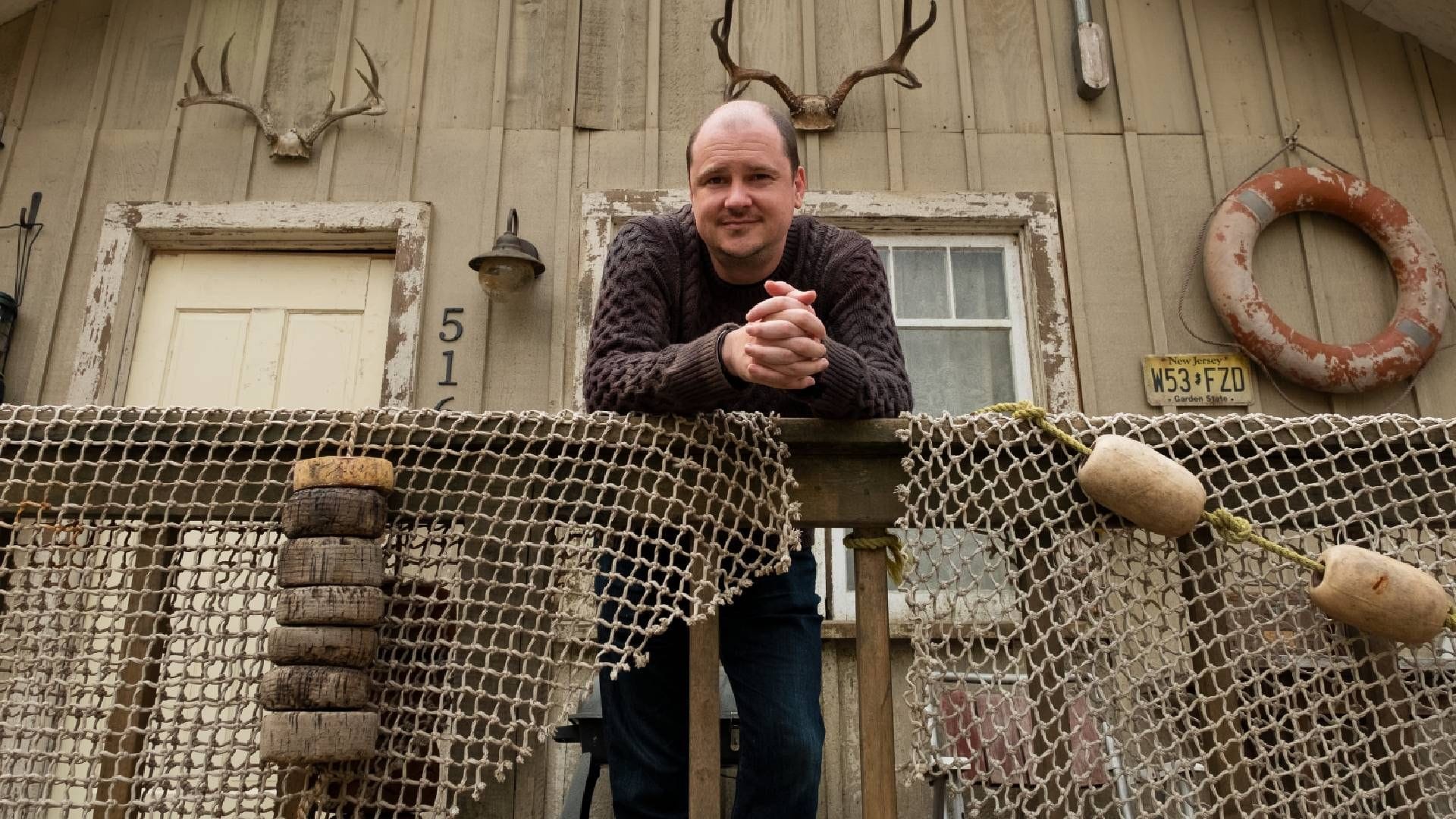 Featured image Mike Flanagan dreams of directing a Jaws or Jurassic World movie