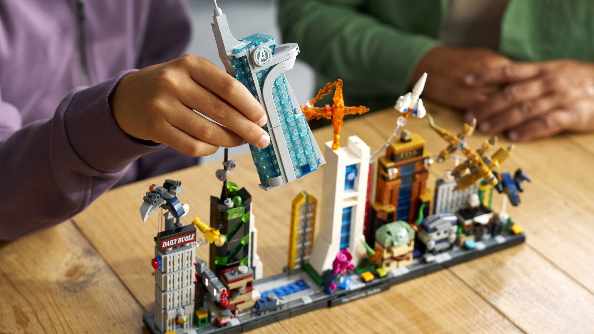 Featured image Lego Marvel Skyline revealed and the absurd Thanos Copter deep cuts